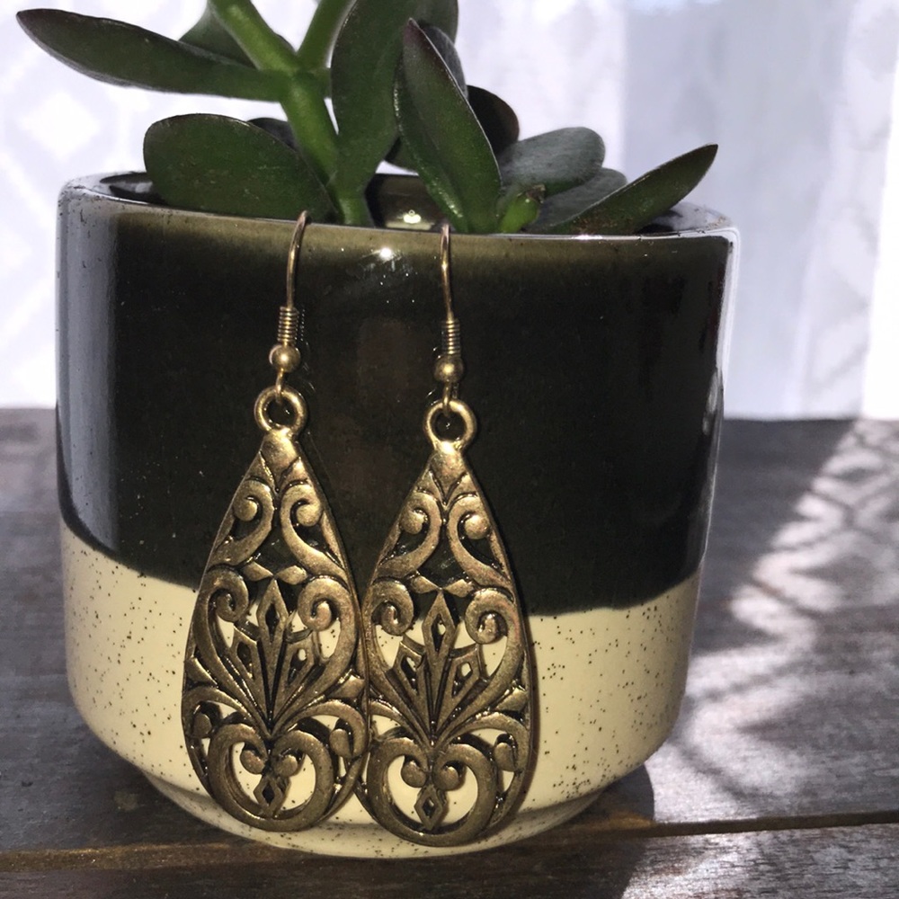 Gold earrings